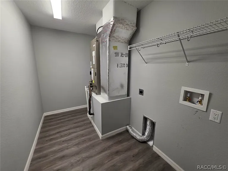 7871 N Golfview Dr — Photo 16