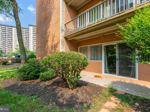 401 N Armistead St APT T9, Alexandria, VA 22312