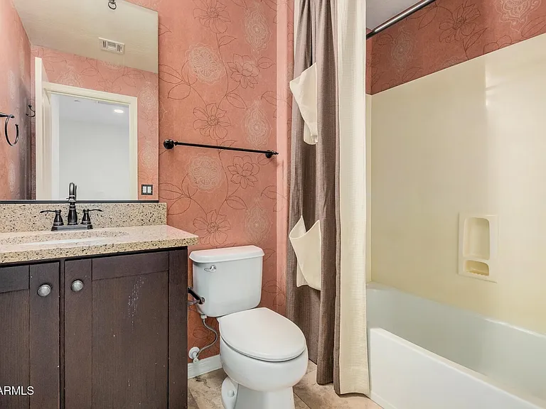 5550 N 16th St #114 — Photo 24