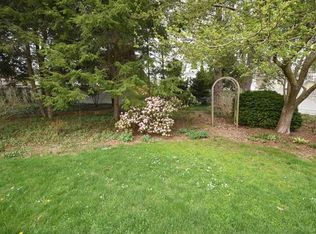 124 Elm Pl, New Canaan, CT 06840