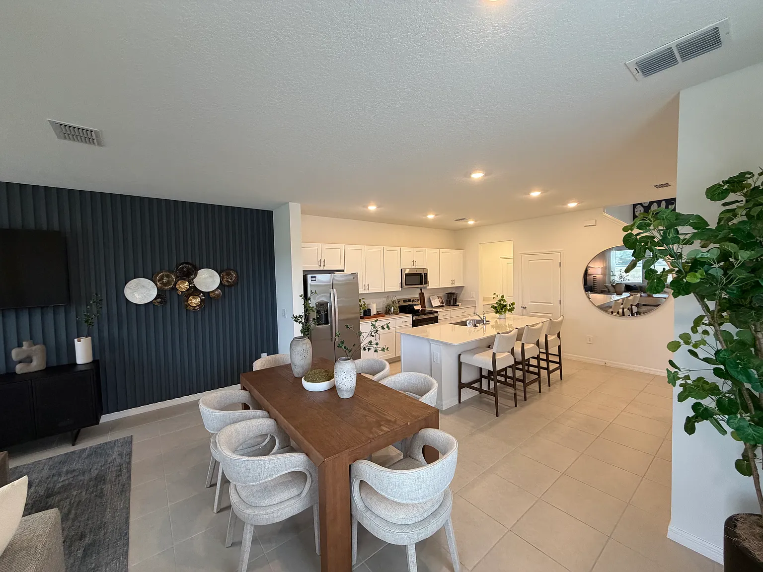 3 bed, 2.5 bath, 1807 sqft, $2,150 — Photo 1