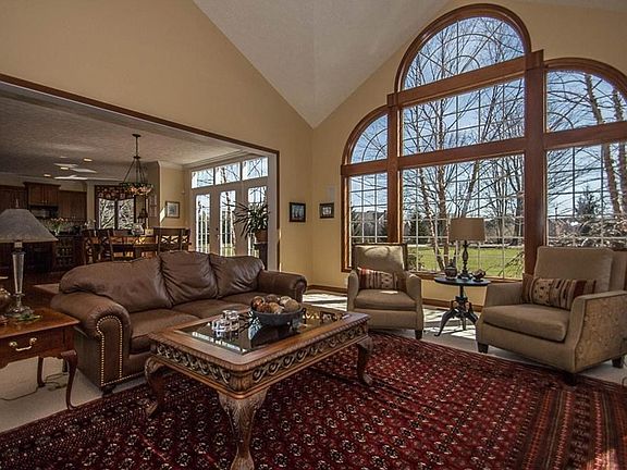 3rd image of 7565 Stockwood Dr