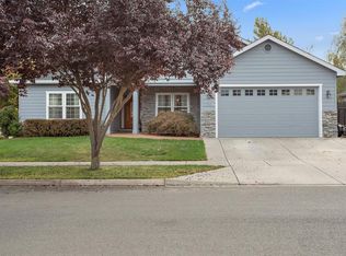 2029 Grey Eagle Dr, Medford, OR