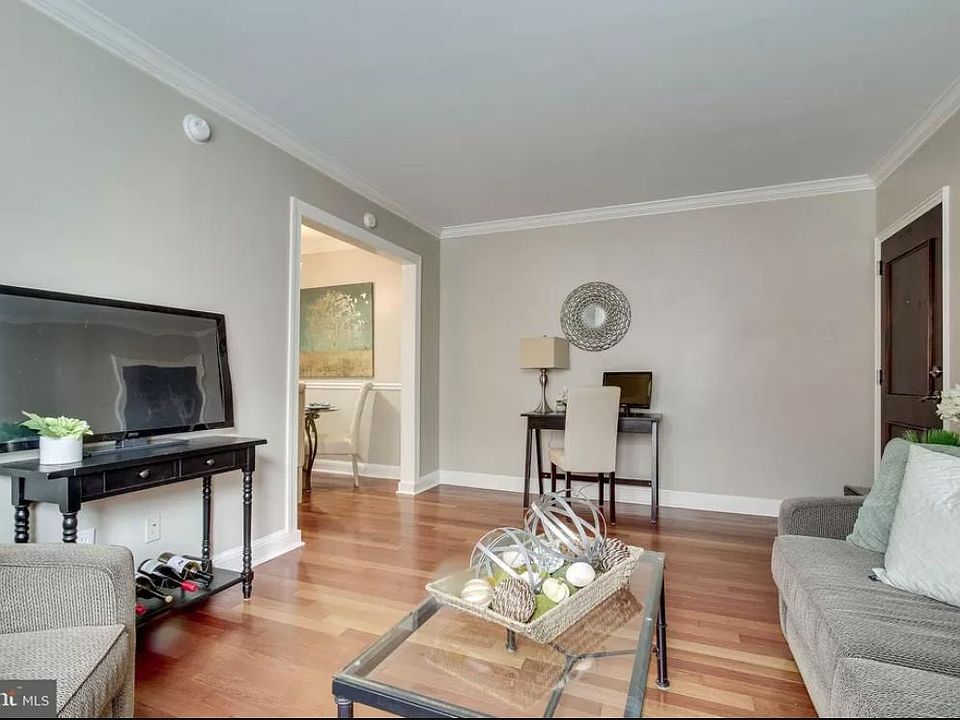 1st image of 718 S Washington St APT 102