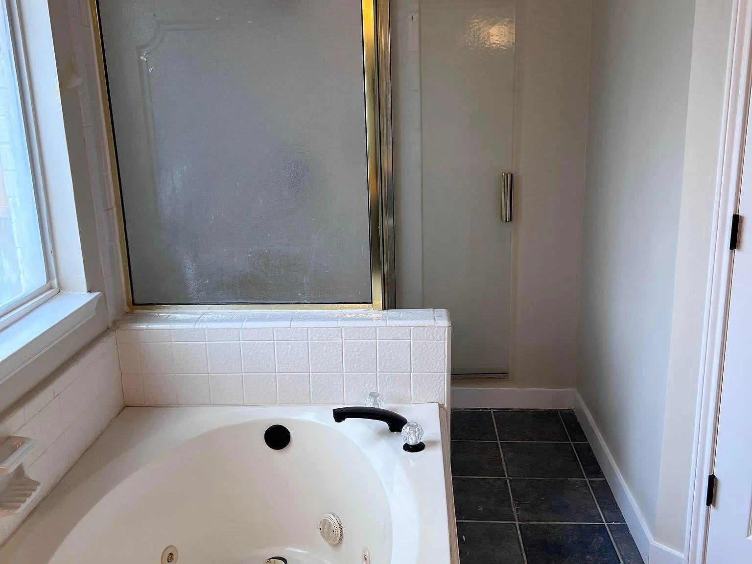 4 bed, 1892 sqft, $2,385 — Photo 2