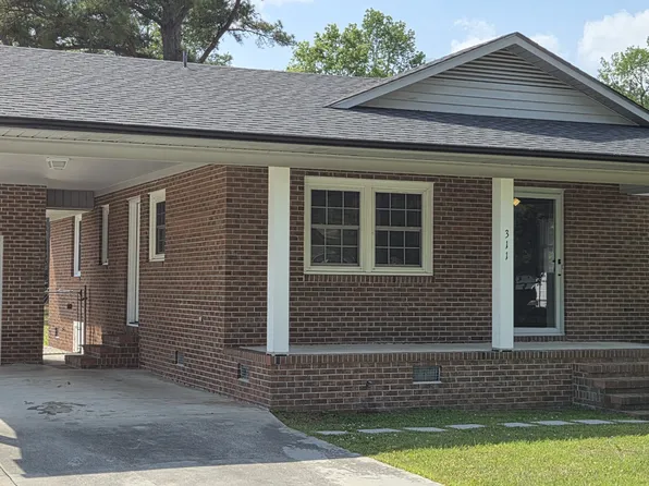 311 N Cumberland St, Wallace, NC 28466