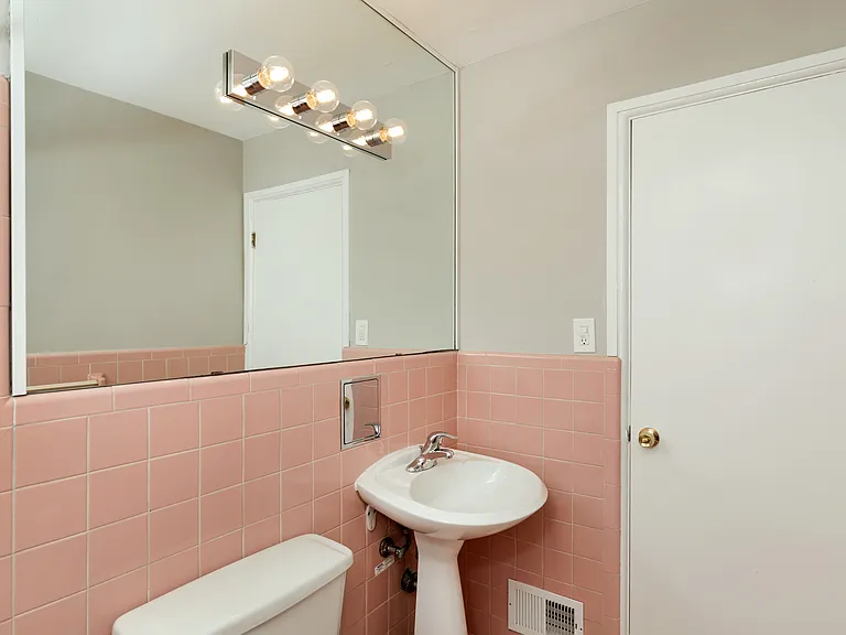 347 N Eton St #18 — Photo 19