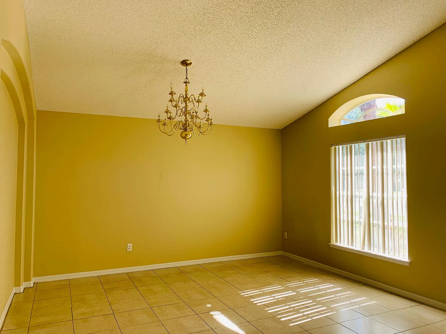 4155 Forest Island Dr — Photo 2