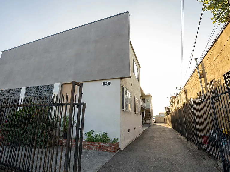1941 Orchard Ave #3 — Photo 25