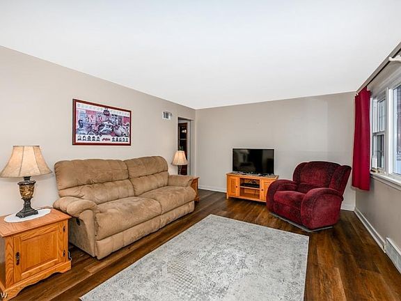 4th image of 931 S Court St