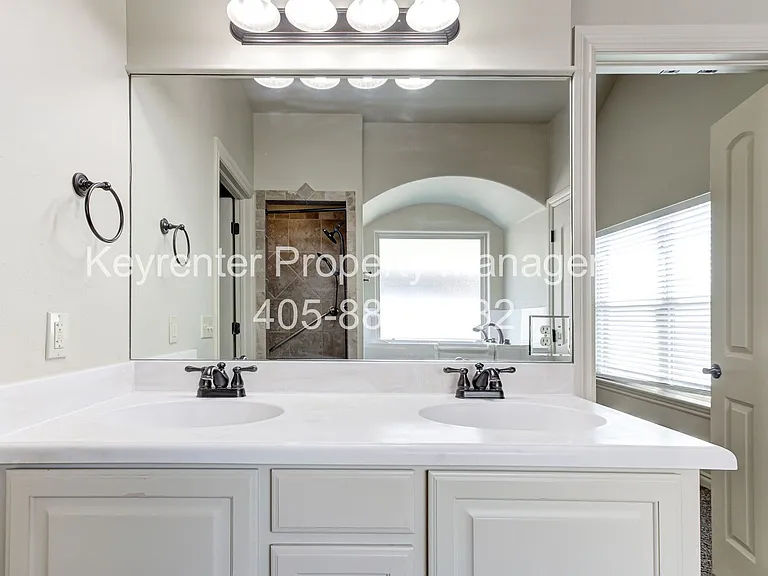 9016 NW 75th St — Photo 21