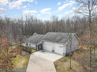 2188 E Ashby Rd, Midland, MI 48640