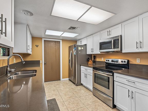 3rd image of 12635 W BLUE BONNET Drive