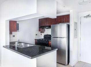 198 Aquarius Mews #1203, Vancouver, BC V6Z2Y4