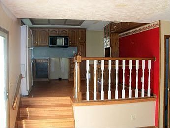 4th image of 15307 Seward Plz