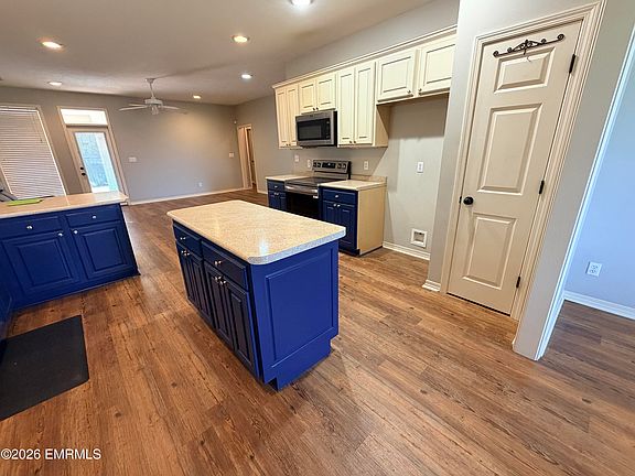 4th image of 5381 Crepe Myrtle Dr