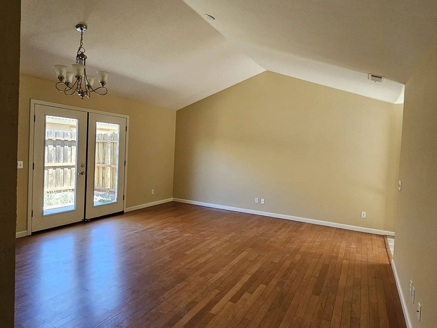 E Acacia St, Tracy — Photo 3