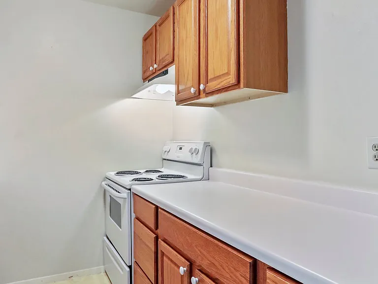 620 6th Ave #102 — Photo 7