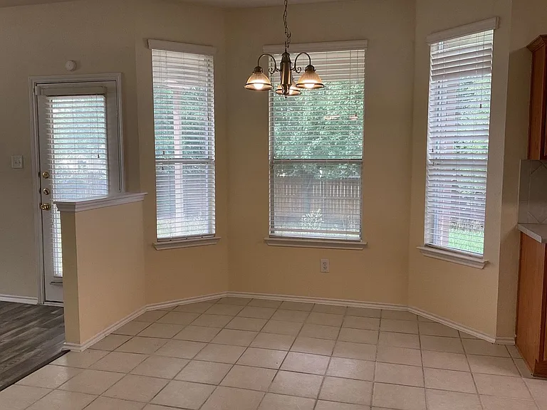 4302 Cessnock Dr — Photo 5