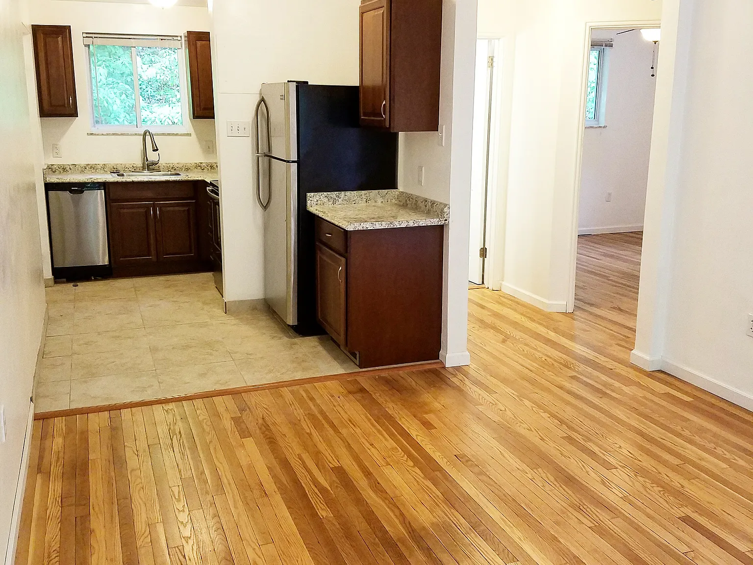 2 bed, 650 sqft, $1,015 — Photo 2