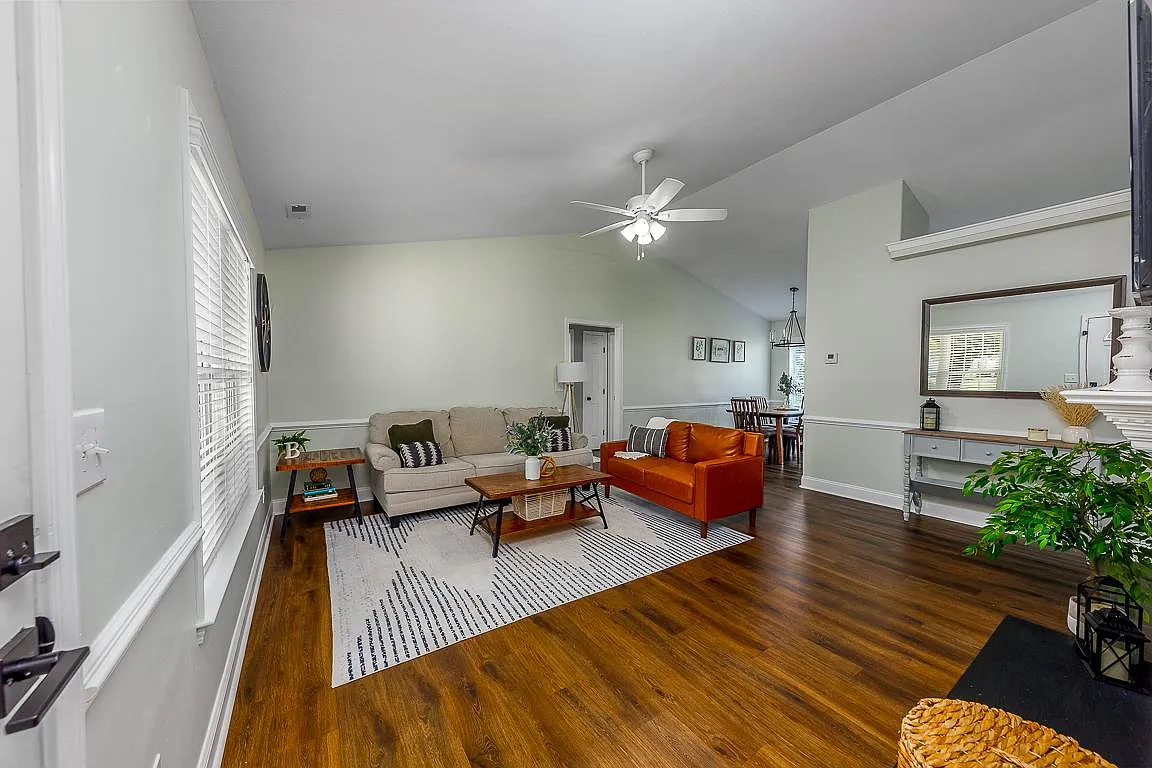 122 Sellhorn Blvd — Photo 2
