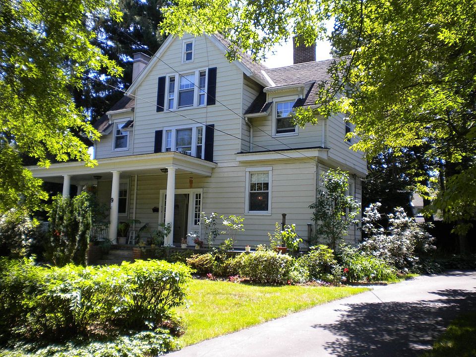1st image of 9 Bursley Pl