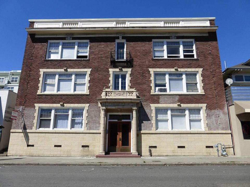 1st image of 4737 Brooklyn Ave NE APT 204