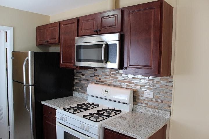 1st image of 1792 Jamestown Cir