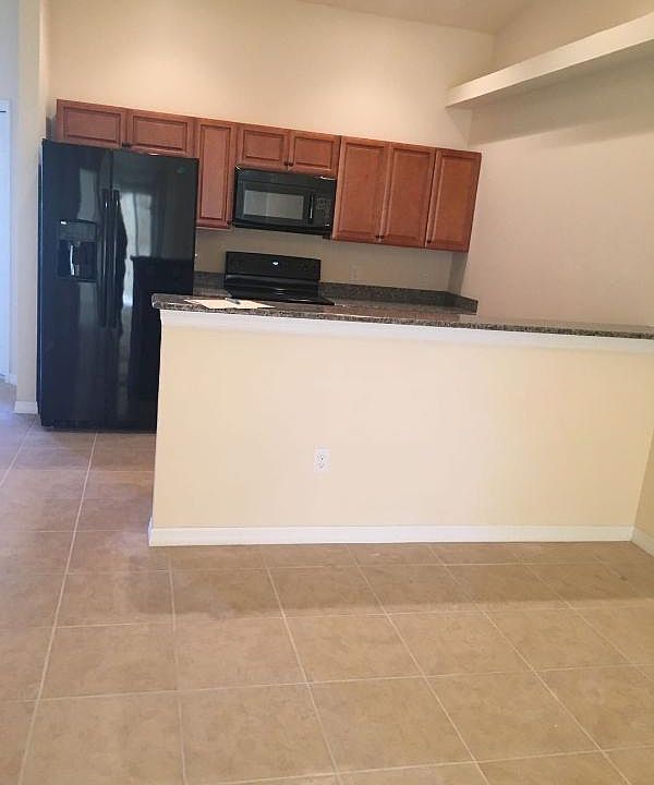 1st image of 1318 SE 8th Pl