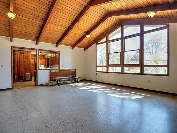 5th image of 2820 Shady Valley Dr