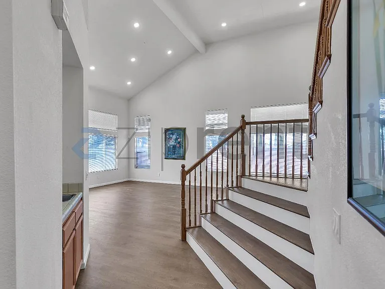 1001 Sandhurst Dr — Photo 23