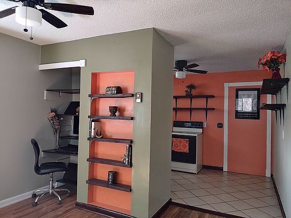 Built in shelving LR/KIT  