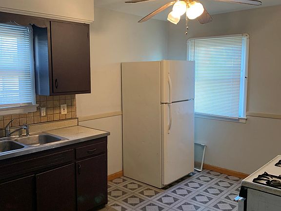 4th image of 714 Shelley Pkwy