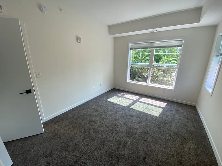 2212 W Stewart Ave #3 — Photo 14