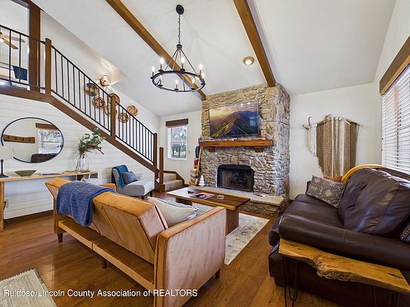 3rd image of 116 Larch Dr