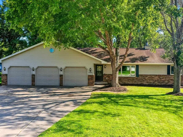 1343 Lexington Ct, Oneida, WI 54155