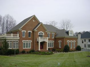 1423 Wynhurst Ln, Vienna, VA 22182