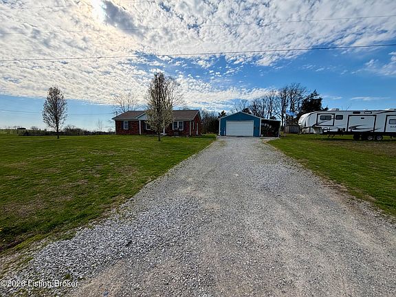 4th image of 895 McLain Rd