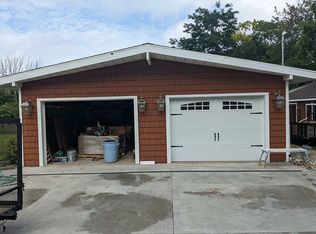 570 Harvard Ln, Manistee, MI 49660