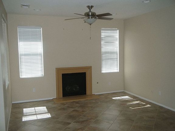 Living room 3