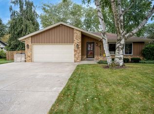 4245 Greenbriar Ln, Racine, WI 53403