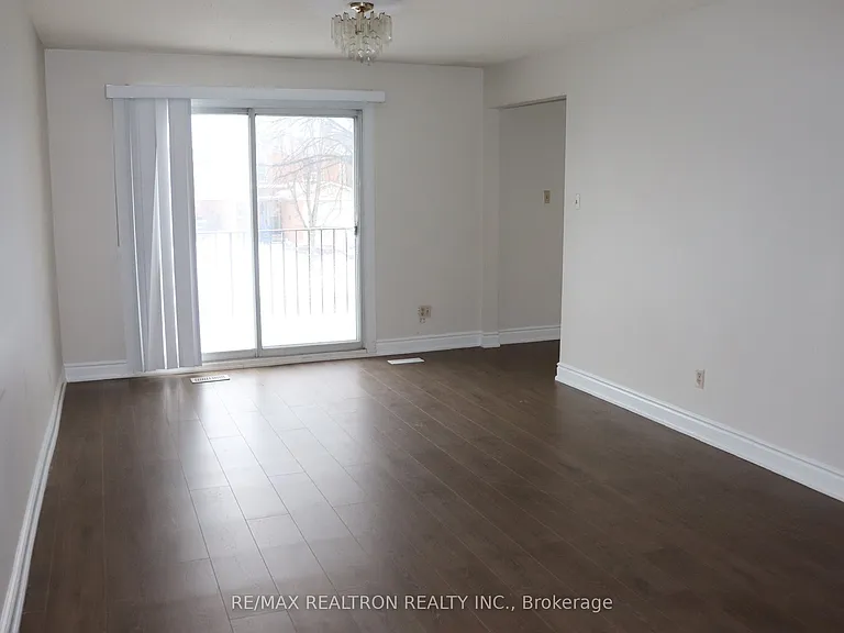 122 Copperwood Sq — Photo 14