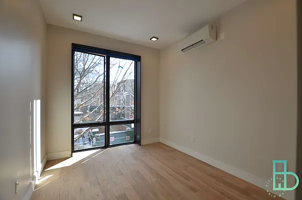 Rented by Miron Realty Group | media 67