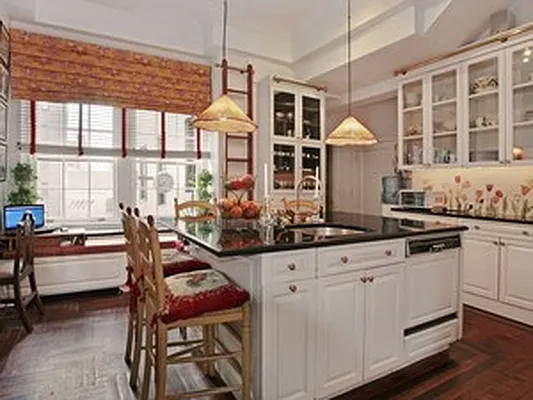 Sold by Corcoran | media 15