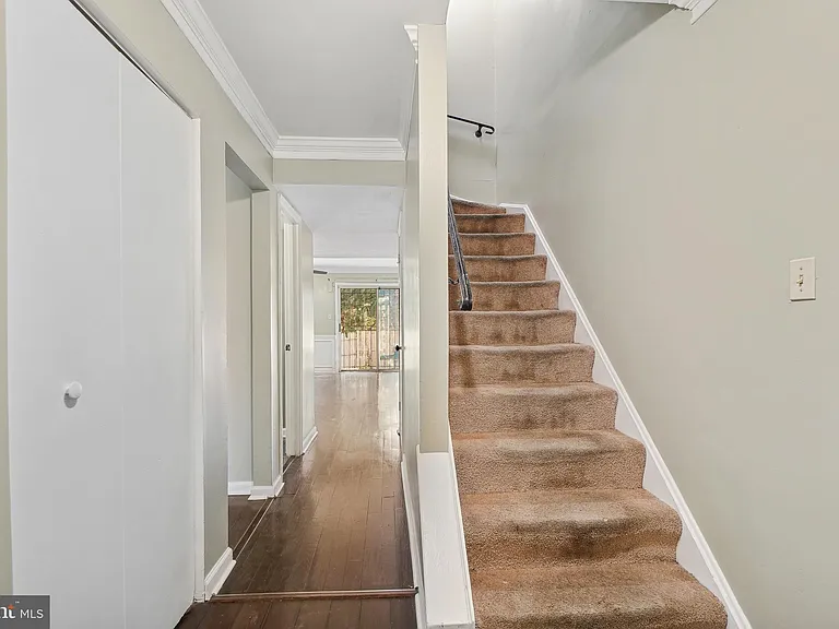 9063 Congress Pl — Photo 2
