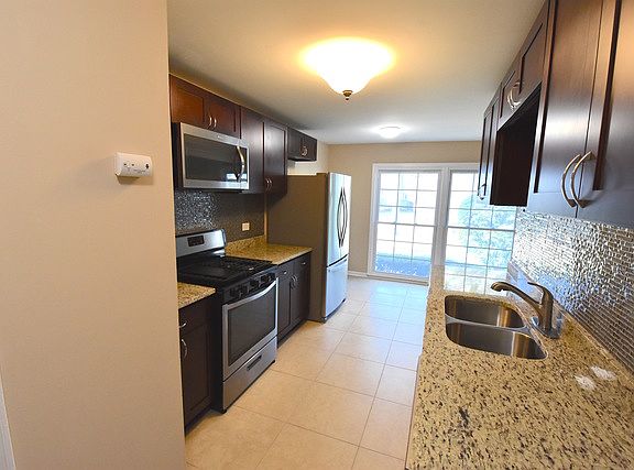 5th image of 1120 Mount Vernon Ct APT E