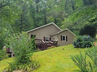 1282 My Mountain Rd, East Bank, WV 25067