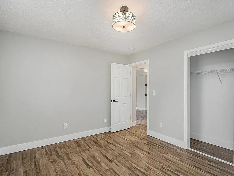2416 Texel Dr N #3 — Photo 6