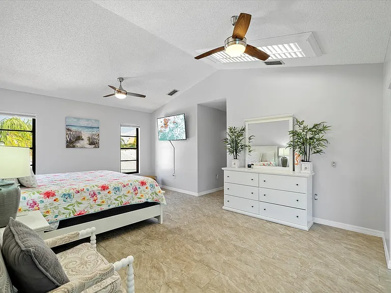 3534 Seaway Dr — Photo 30