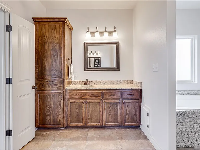 6241 Lago Vista Dr — Photo 45